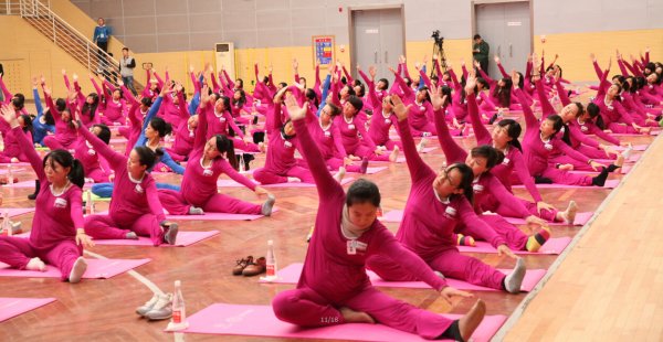 2014(多場地)‘大規(guī)模的孕婦瑜伽課’吉尼斯世界紀錄挑戰(zhàn)賽