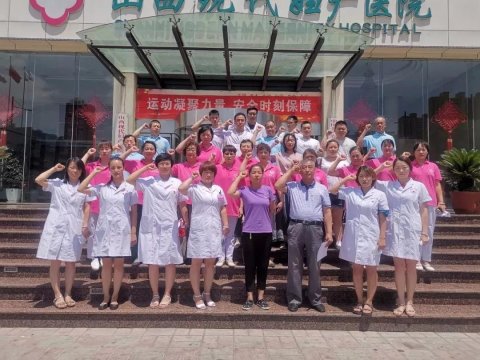 喜迎建黨98周年，發(fā)揮黨員模范帶頭作用，不畏風(fēng)雨，奮力前行。